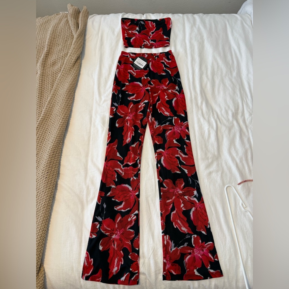 White Fox Boutique Red and Black Floral Set