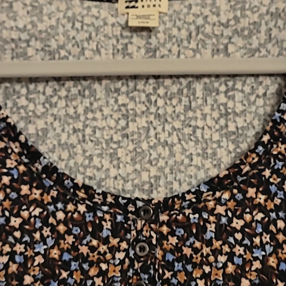 Billabong Floral Print Top - Black and Pink - Picture 9 of 10