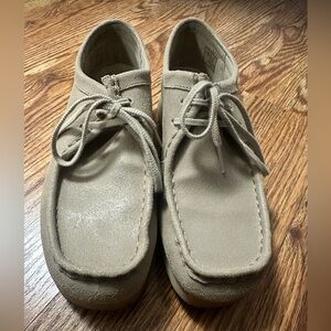 Women’s Clark’s size 10