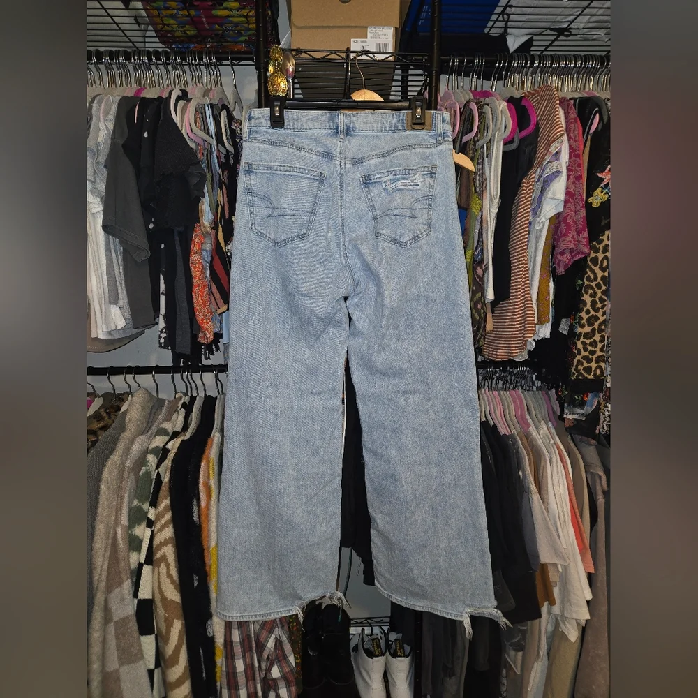 American Eagle Outfitters Light Blue Wide Leg Jeans - Picture 2 of 4