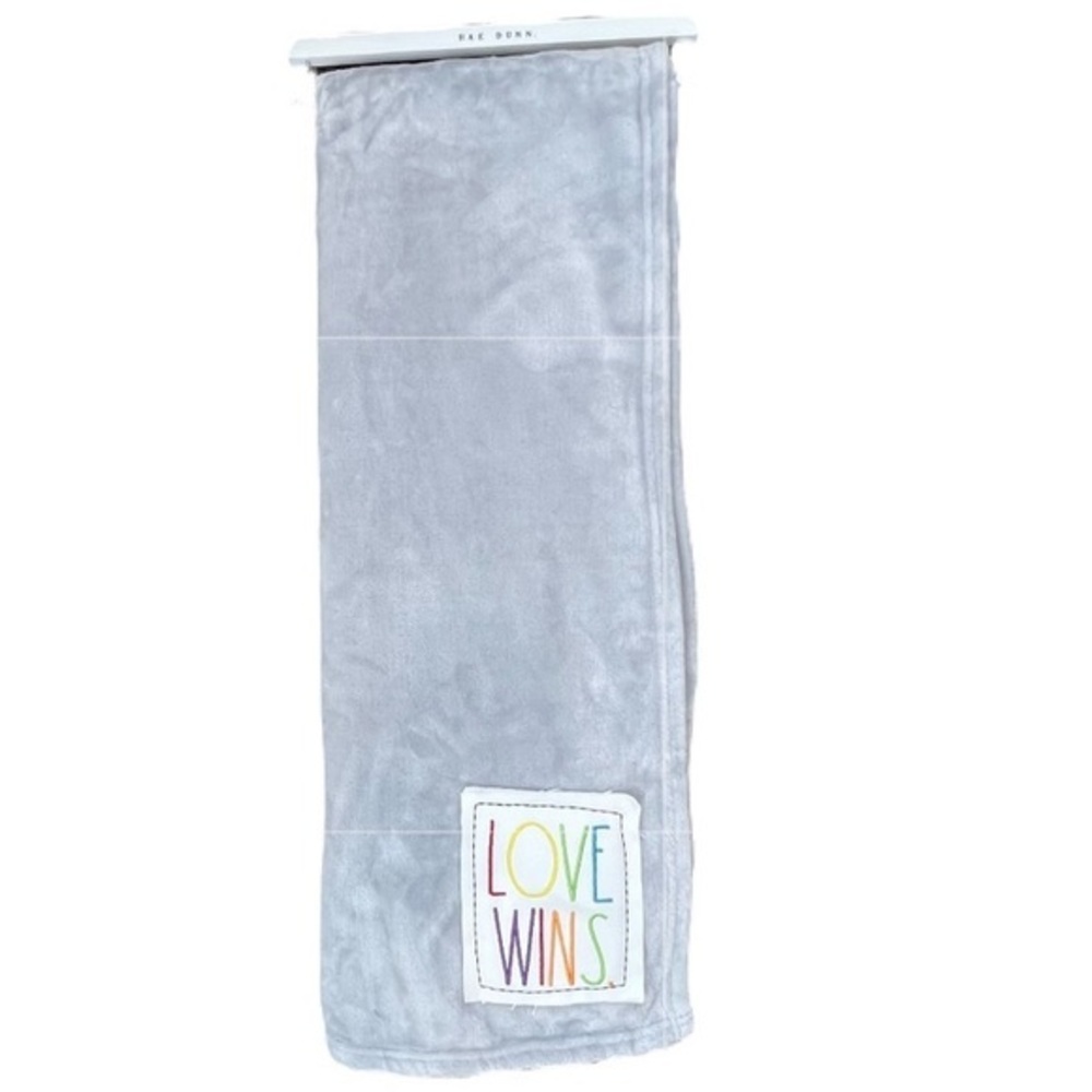 Rae Dunn - ‘Love Wins’ Throw. 50“ x 60“. NWT.