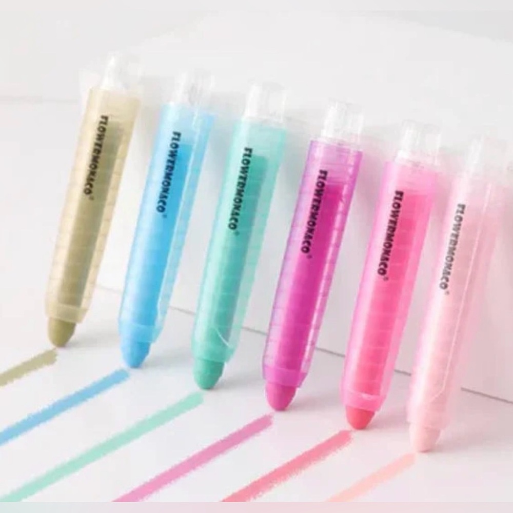 Bathtub Crayons - 12 Bright Colors - Picture 2 of 3