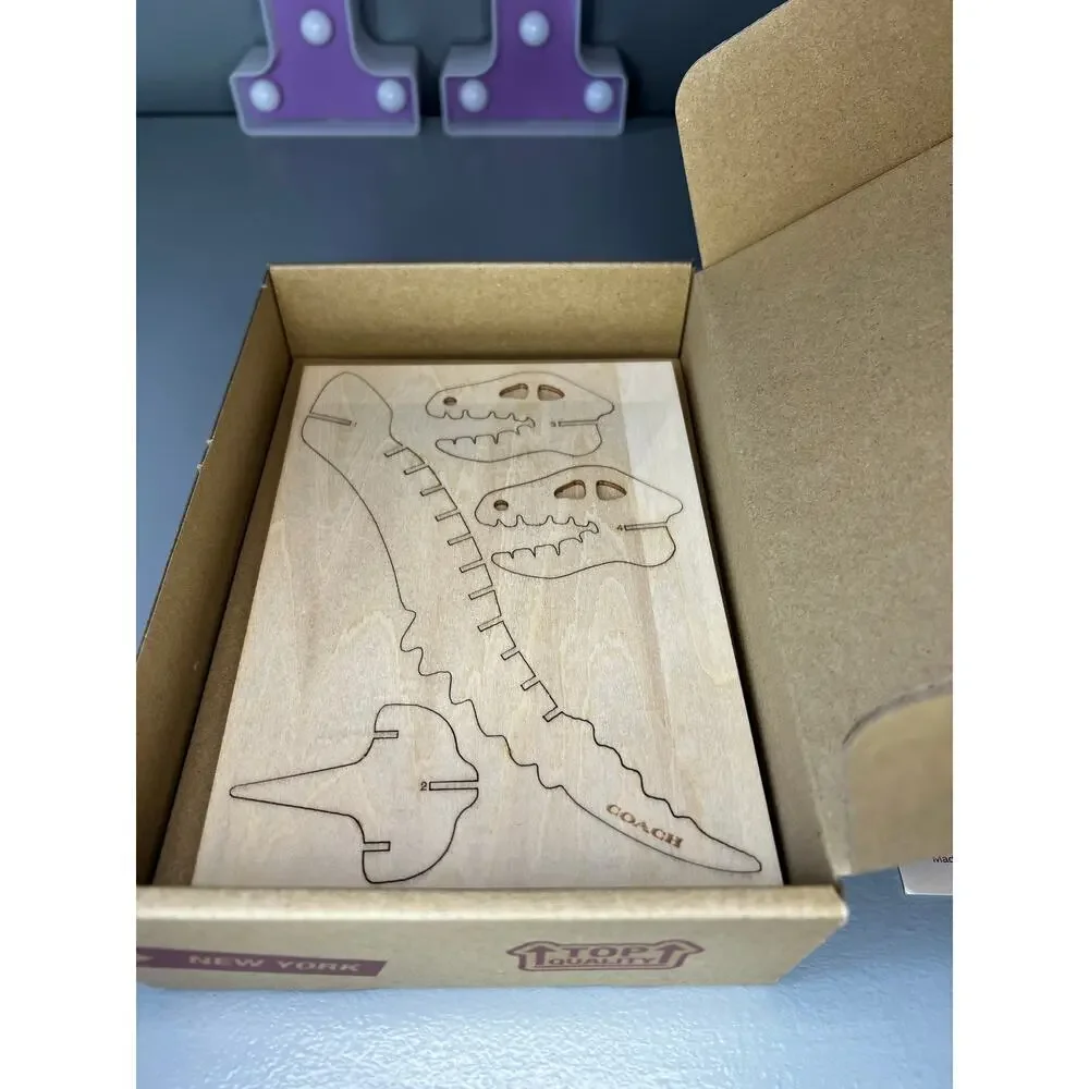 Coach Rexy Puzzle - Picture 4 of 7