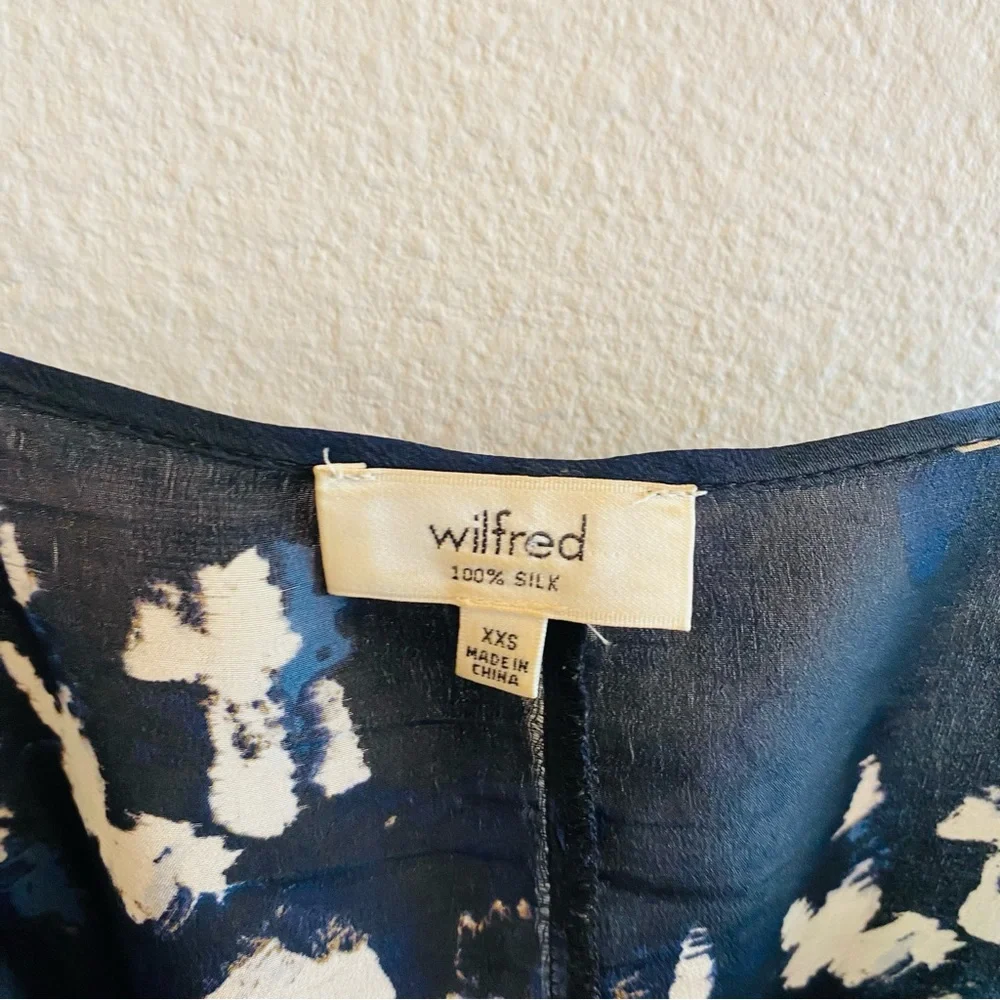 WILFRED FREE ARITZIA 100% Silk Blue Floral Camisole - Picture 3 of 4
