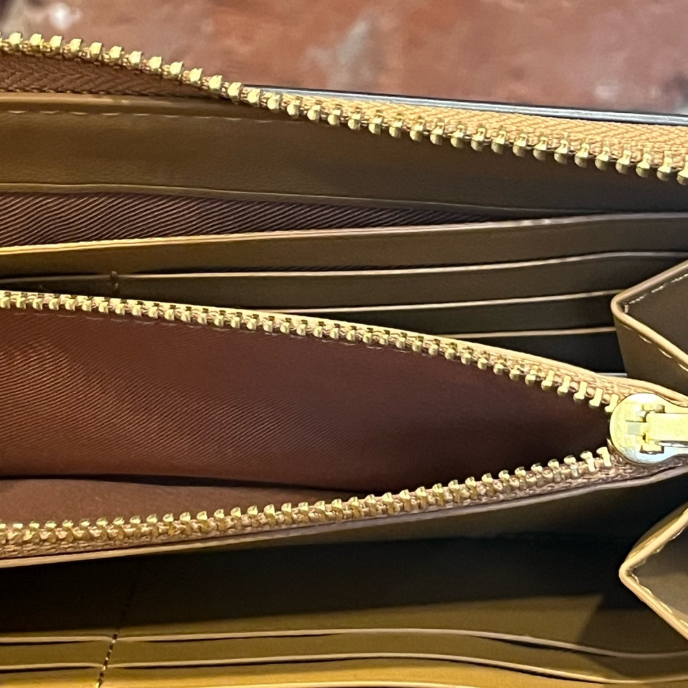 Coach x Tom Wesselmann Smile Sequin Zip Around Wallet Light Camel NWT Rare - Picture 15 of 16