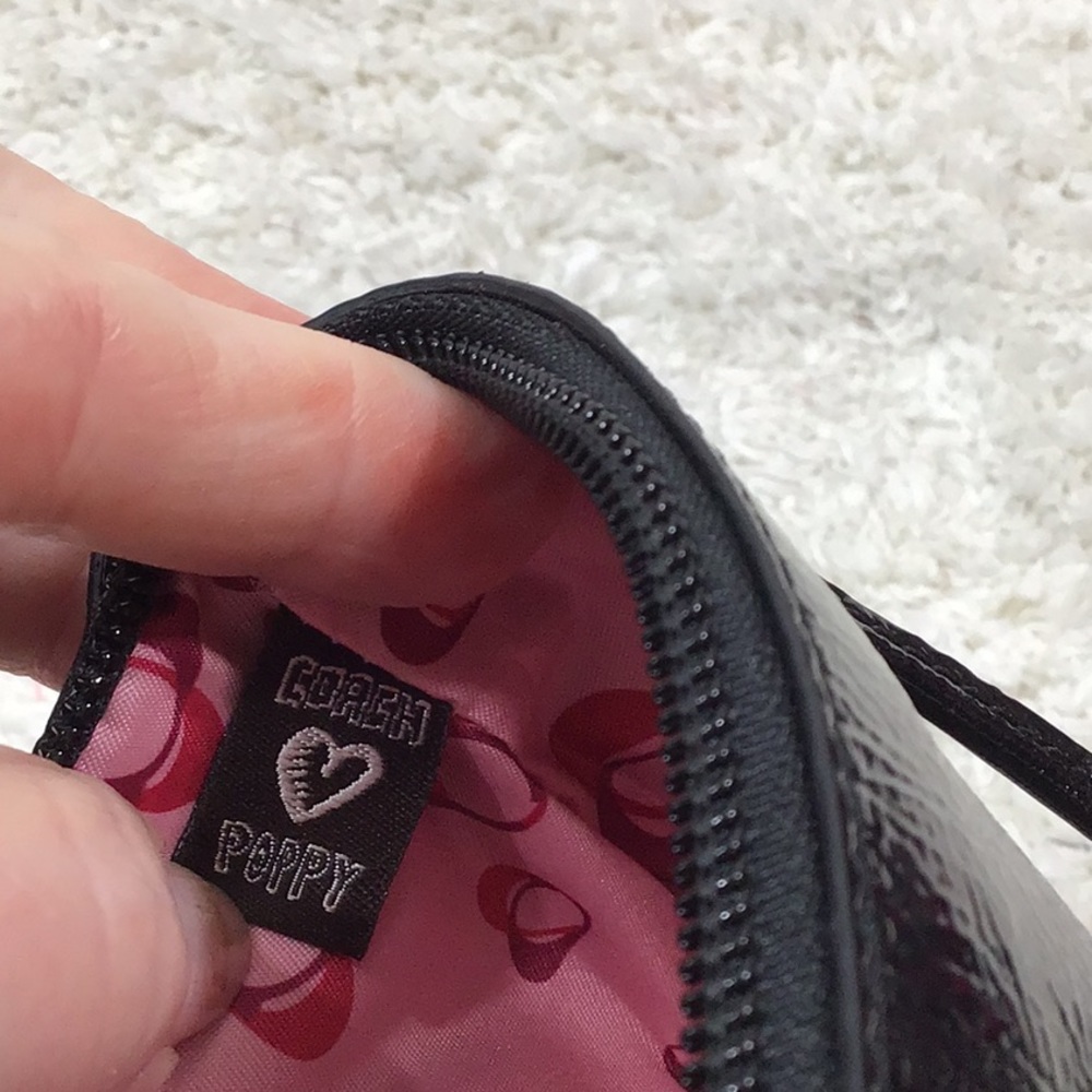 Coach Poppy black patent leather wristlet - Picture 5 of 6