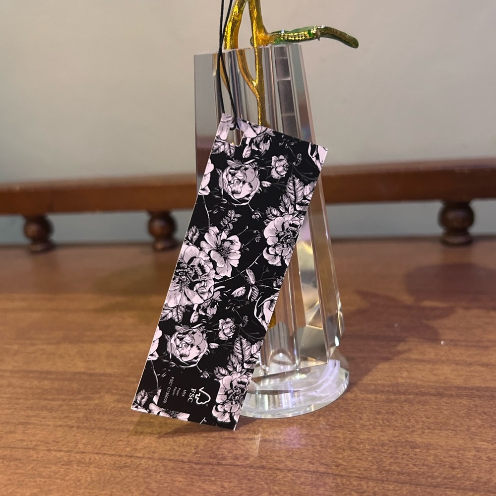 TAHARI 12in Red Crystal Rose With Clear Crystal Vase Home Decor NWT - Picture 4 of 10