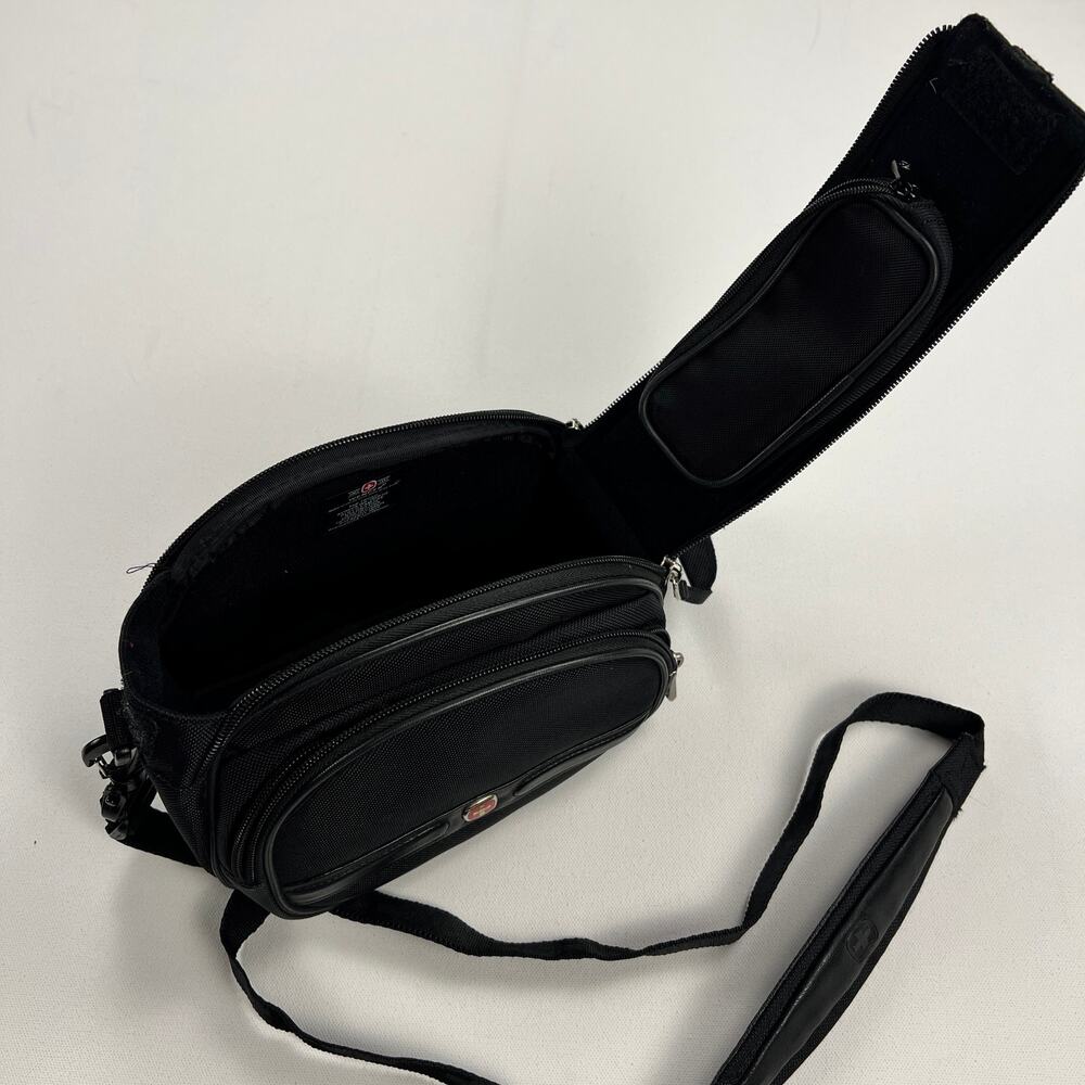 Wenger Swiss Army The Trend Black Nylon Dual Zip Top Camera Bag WA-7888-02 - Picture 8 of 15