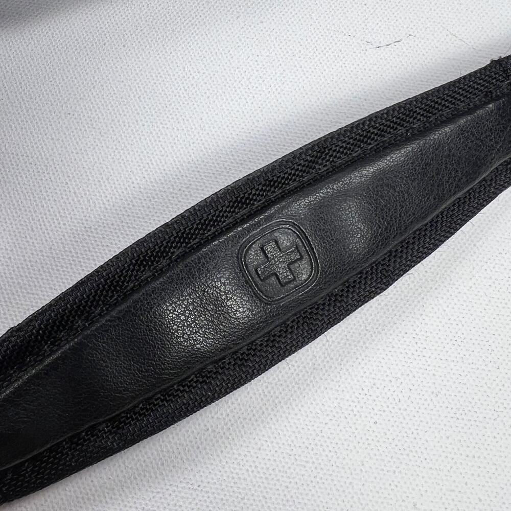 Wenger Swiss Army The Trend Black Nylon Dual Zip Top Camera Bag WA-7888-02 - Picture 11 of 15