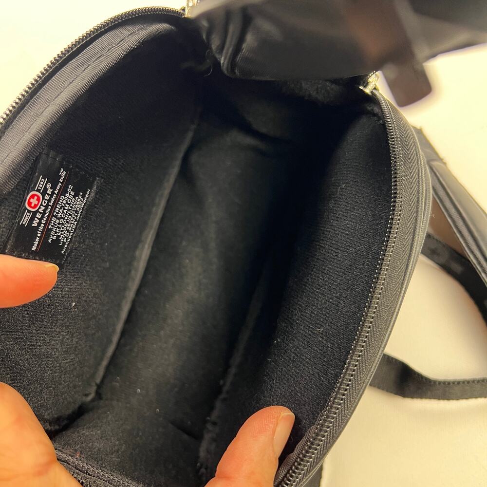 Wenger Swiss Army The Trend Black Nylon Dual Zip Top Camera Bag WA-7888-02 - Picture 14 of 15