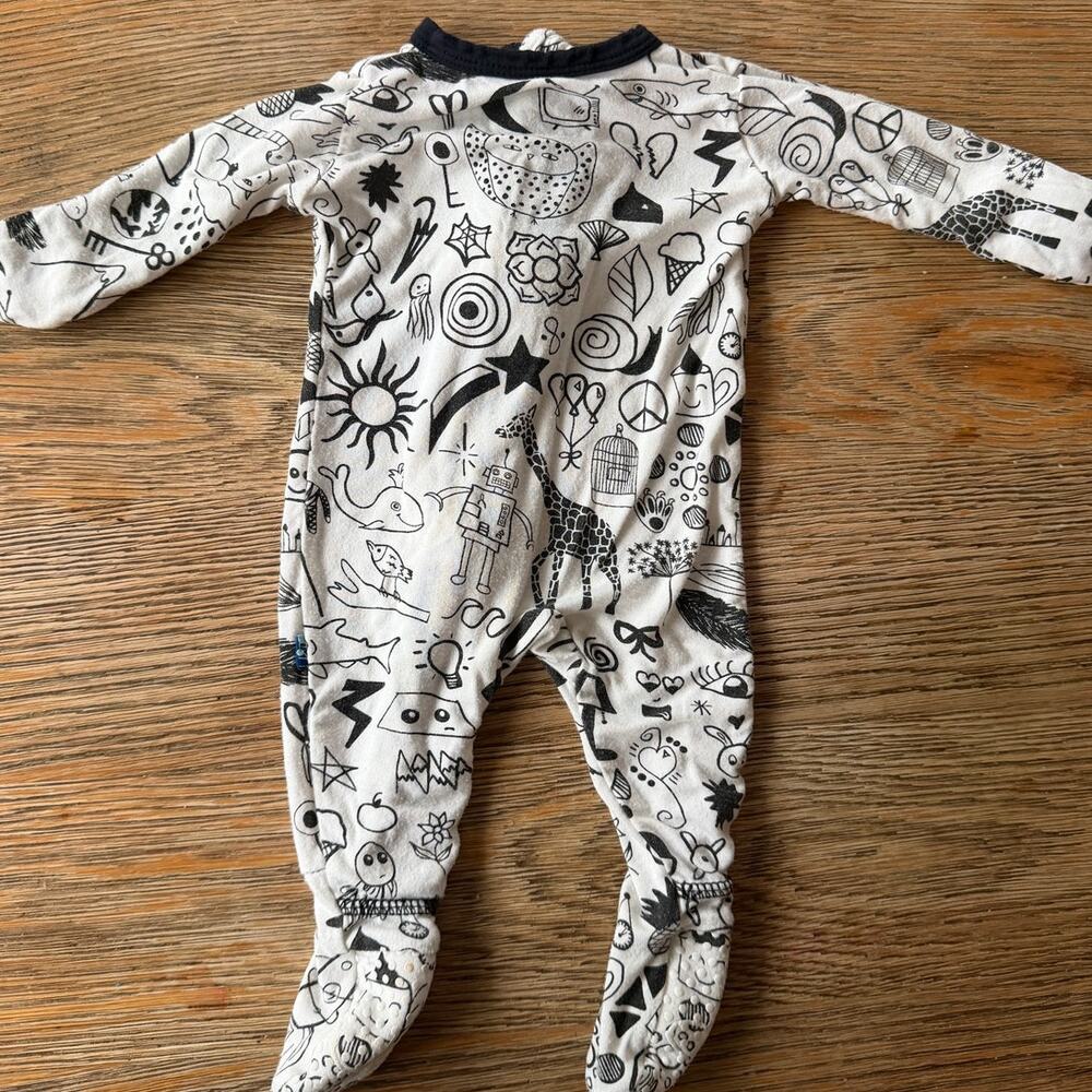 Kickee Pants Bamboo Zipper Footie NB Black White Print Sleeper - Picture 2 of 5