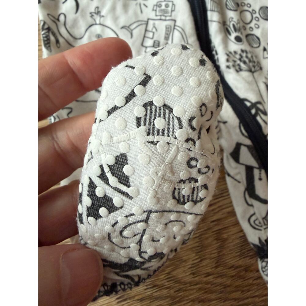 Kickee Pants Bamboo Zipper Footie NB Black White Print Sleeper - Picture 5 of 5