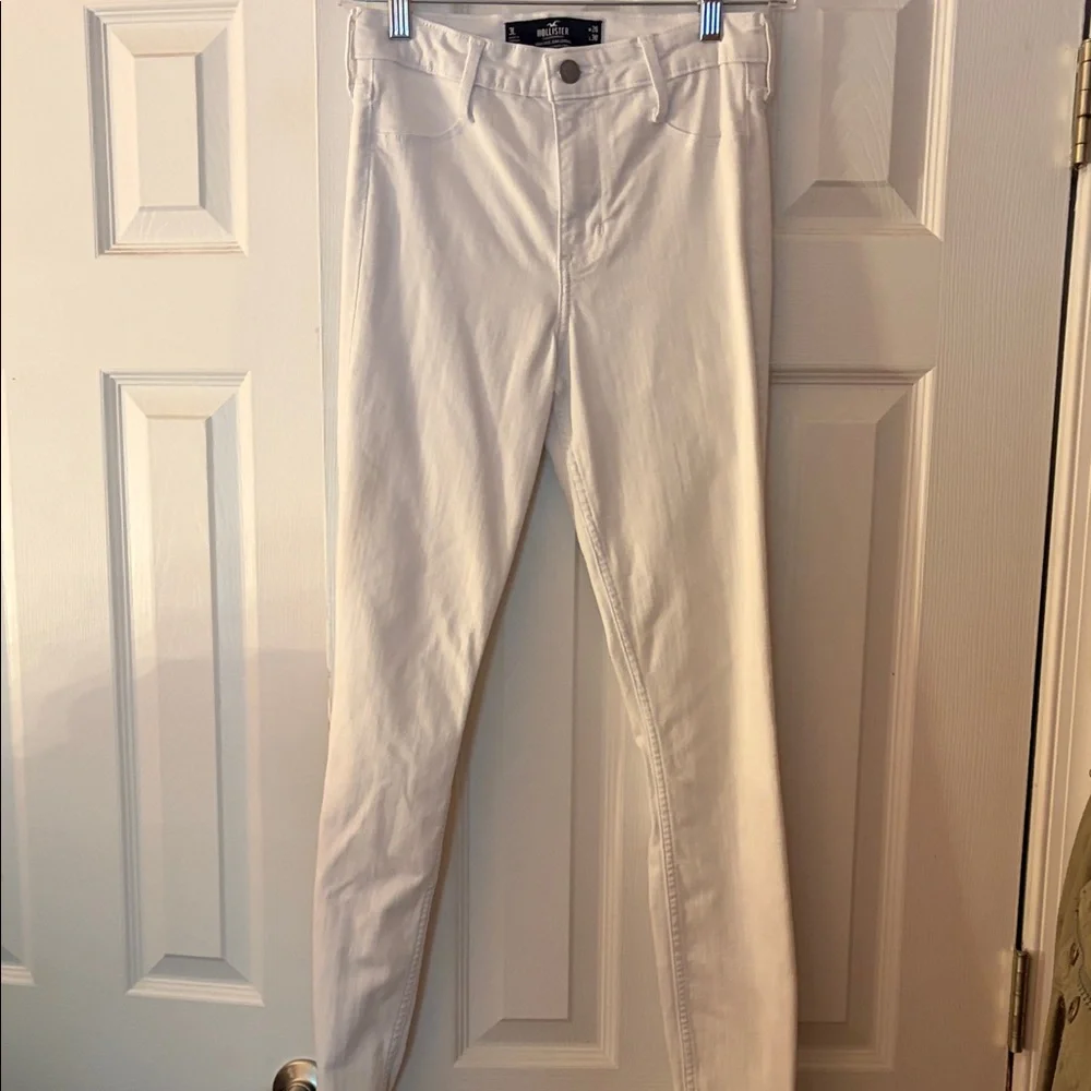 Hollister Women's High Rise White Jeans - Picture 1 of 4