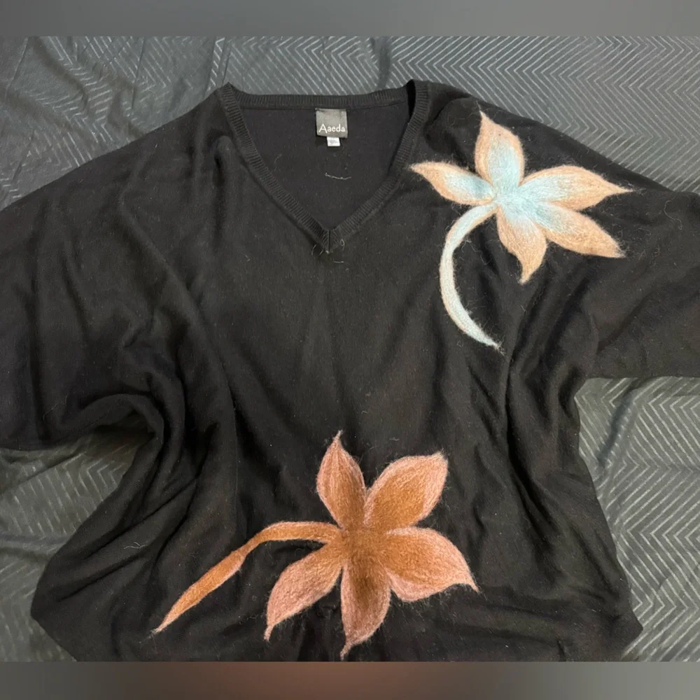 Black V-Neck Sweater with Floral Design - Picture 1 of 3
