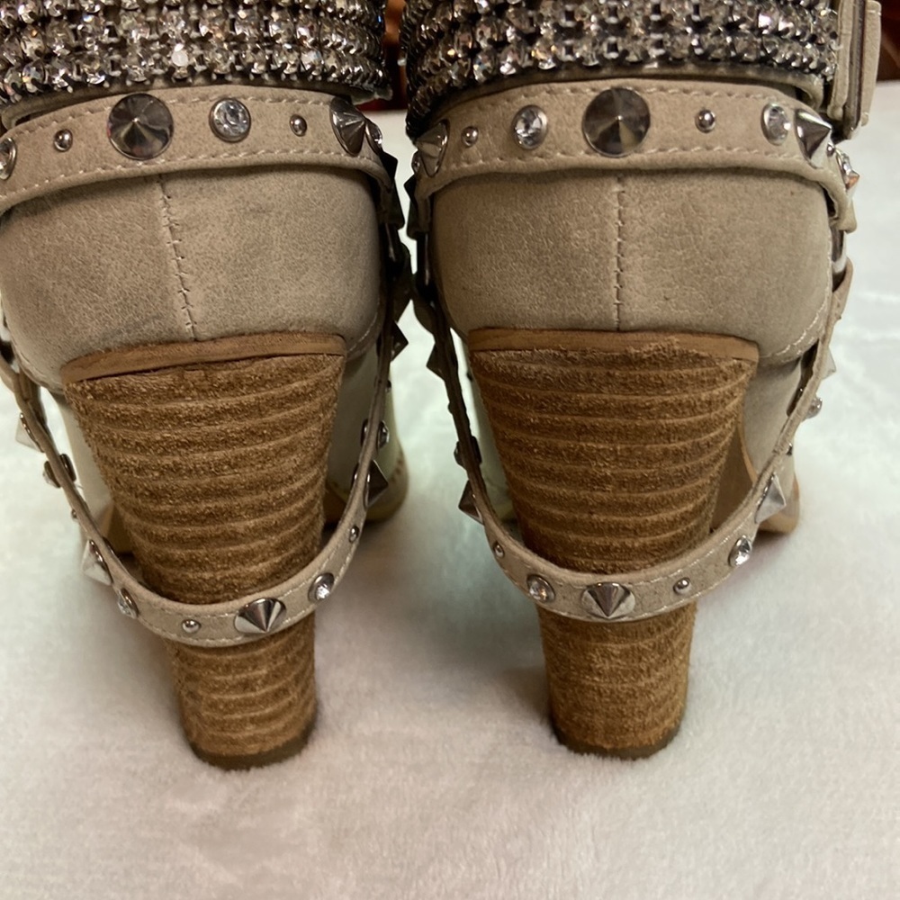 No Brand Light Tan Bling Western 3.5” Stacked Heel Booties Size 6 EUC - Picture 6 of 16