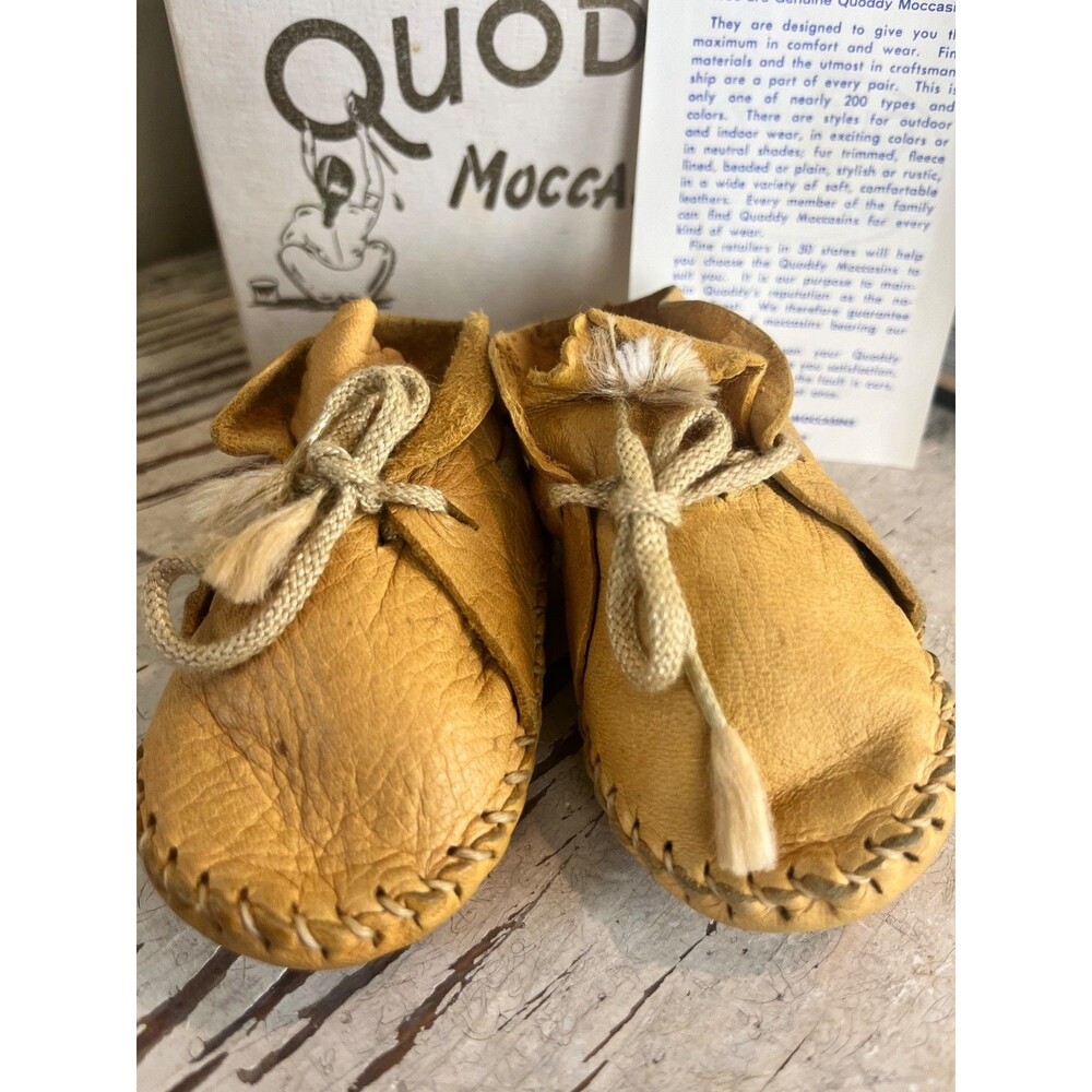Vintage Gorgeous Quoddy Handsewn Soft Leather Tan Baby Moccasins NOS Size 2/MINT