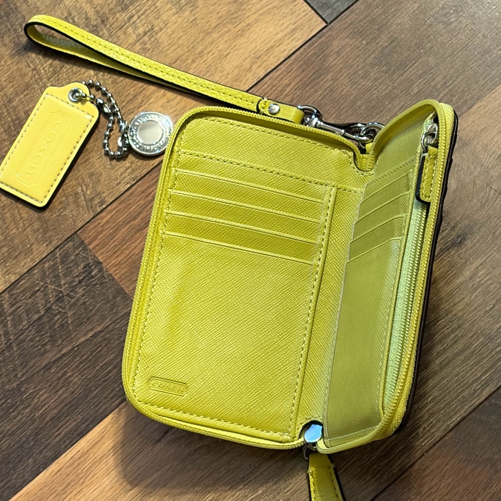 COACH Yellow Leather Wristlet Phone Case - Picture 4 of 7