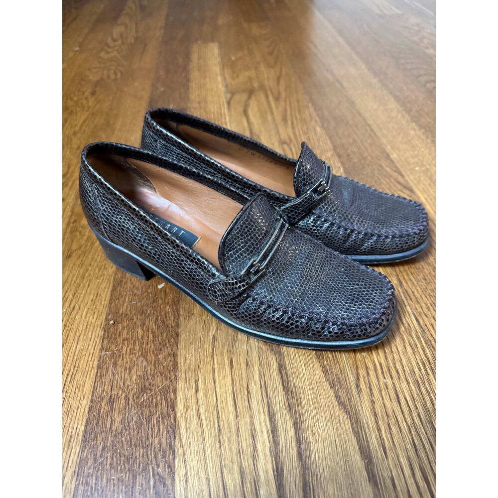 Vintage Stuart Weitzman Embossed Slip On Heeled Loafer Size 7W