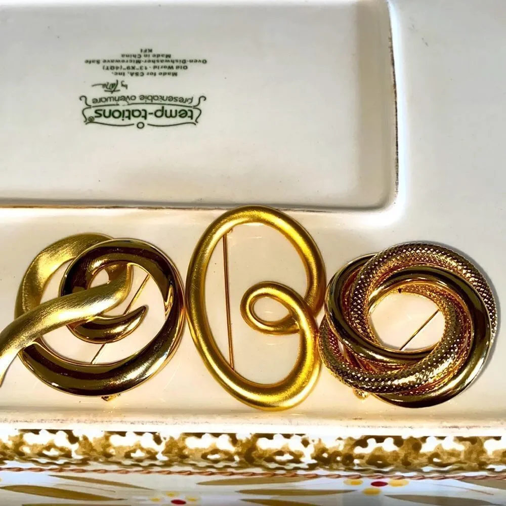 Vintage Collection of 3 brooch/ scarf pins - Picture 1 of 6