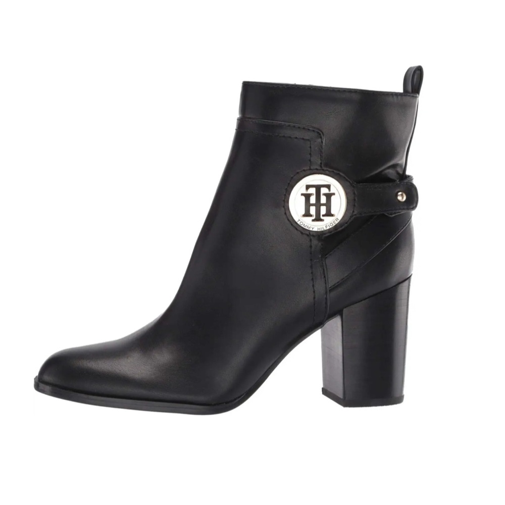 Tommy Hilfiger Black Ankle Boots. Size 8