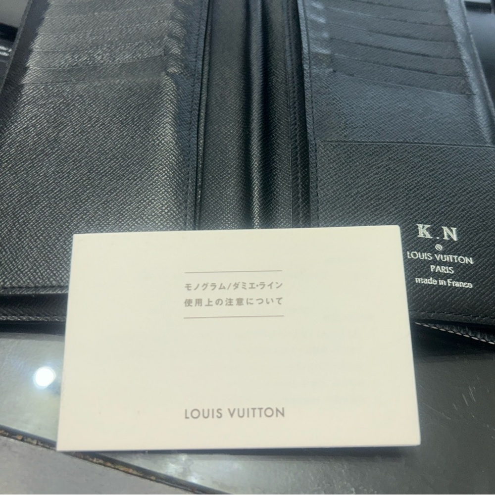 Louis Vuitton Damier Graphite Brazza Wallet EUC - Picture 10 of 16