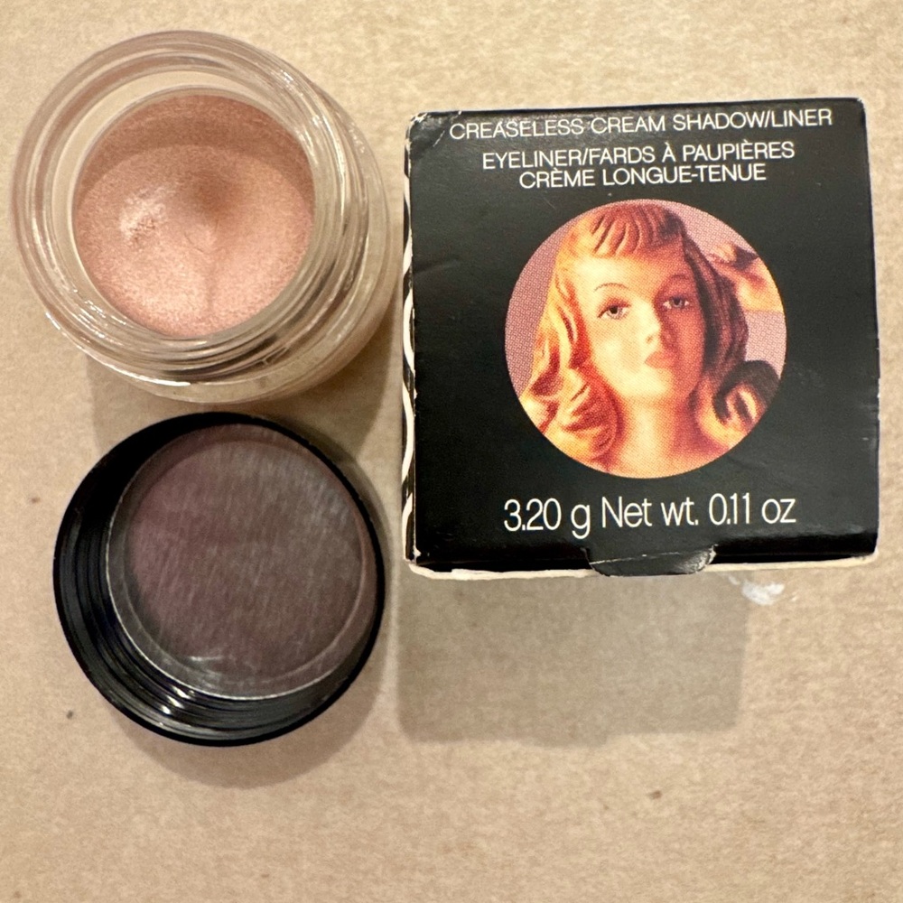 Benefit Creaseless Cream Shadow/Liner - Soft Pink