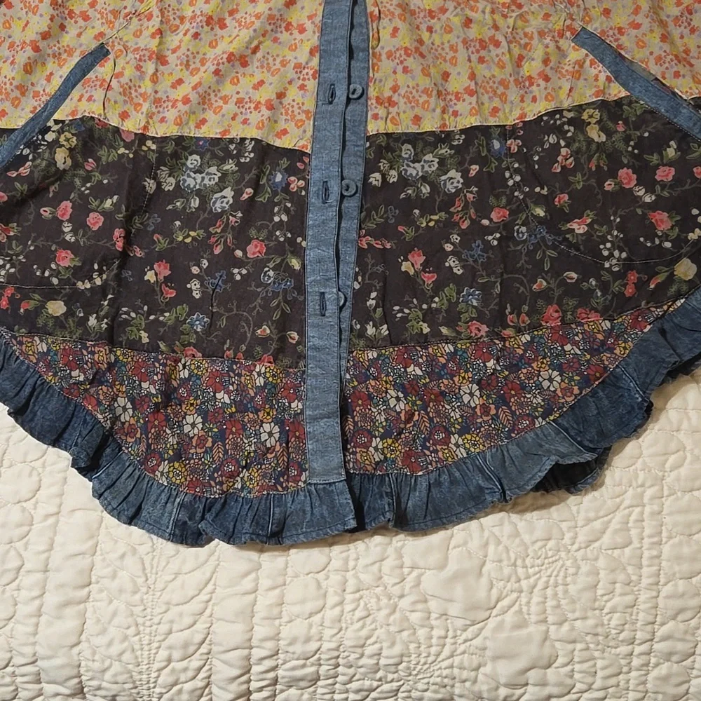 Vintage-Inspired Mixed Floral Patchwork Button-Up Jacket - Denim Trim - Picture 5 of 11