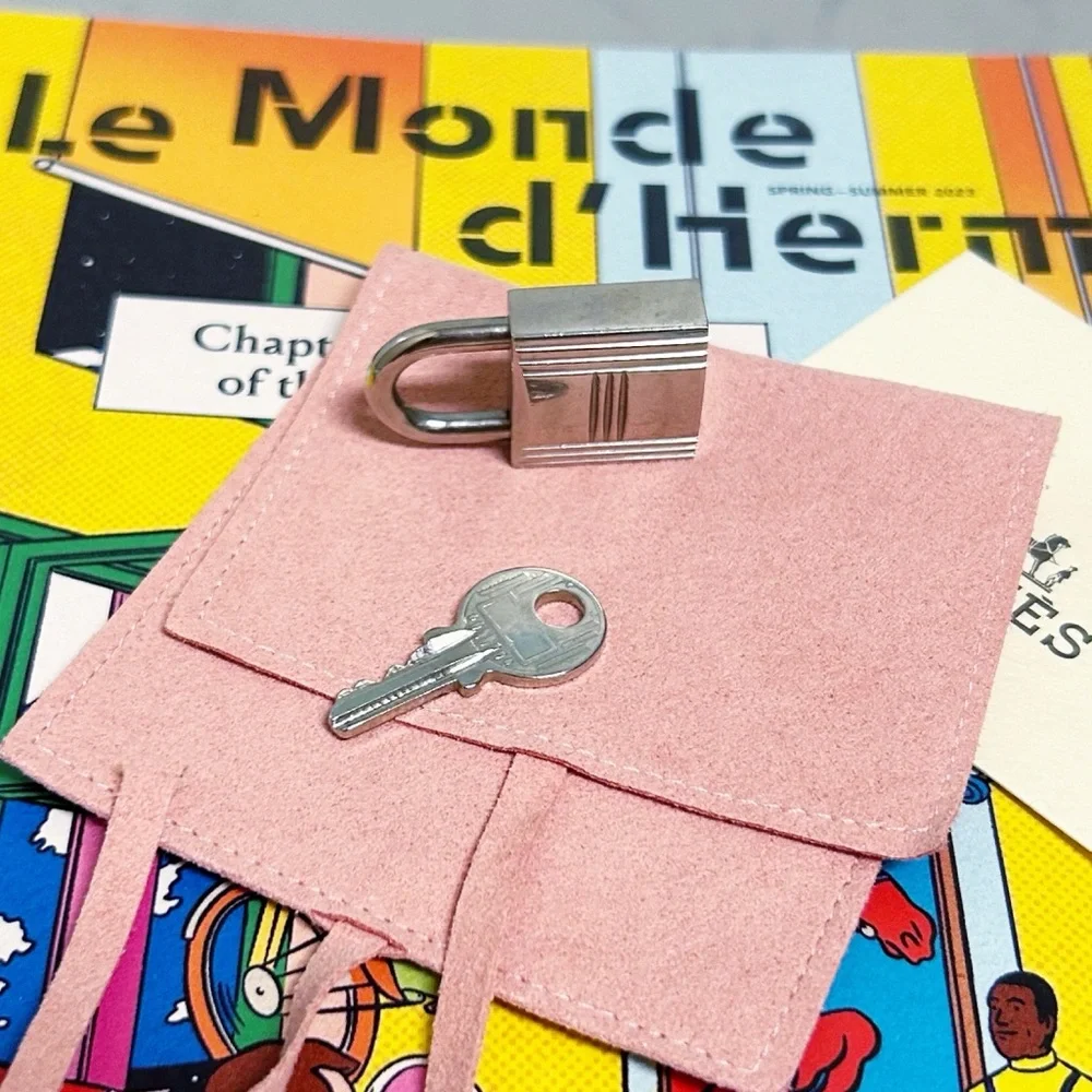 Authentic Hermes Silver Cadenas H Padlock & Key Charm - Picture 10 of 15