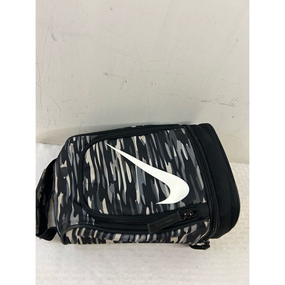 Nike lunch bag zipper black gray 7"x11"‎ - Picture 3 of 6