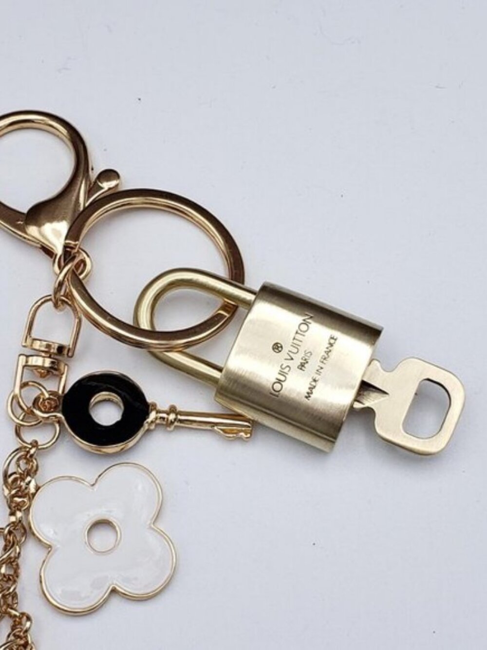 Authentic Louis Vuitton Gold Padlock & Key 🔒 LV Bag Charm w/ Unbranded Keychain - Picture 4 of 10