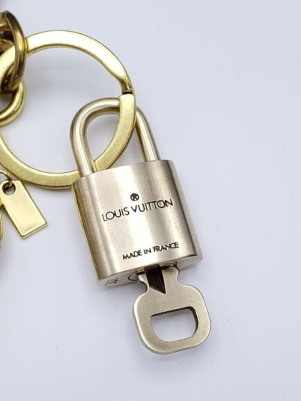 LV Gold Padlock Authentic 🔑 Luxury Bag Charm w/ Unbranded Golden Bag Keychain - Picture 8 of 12