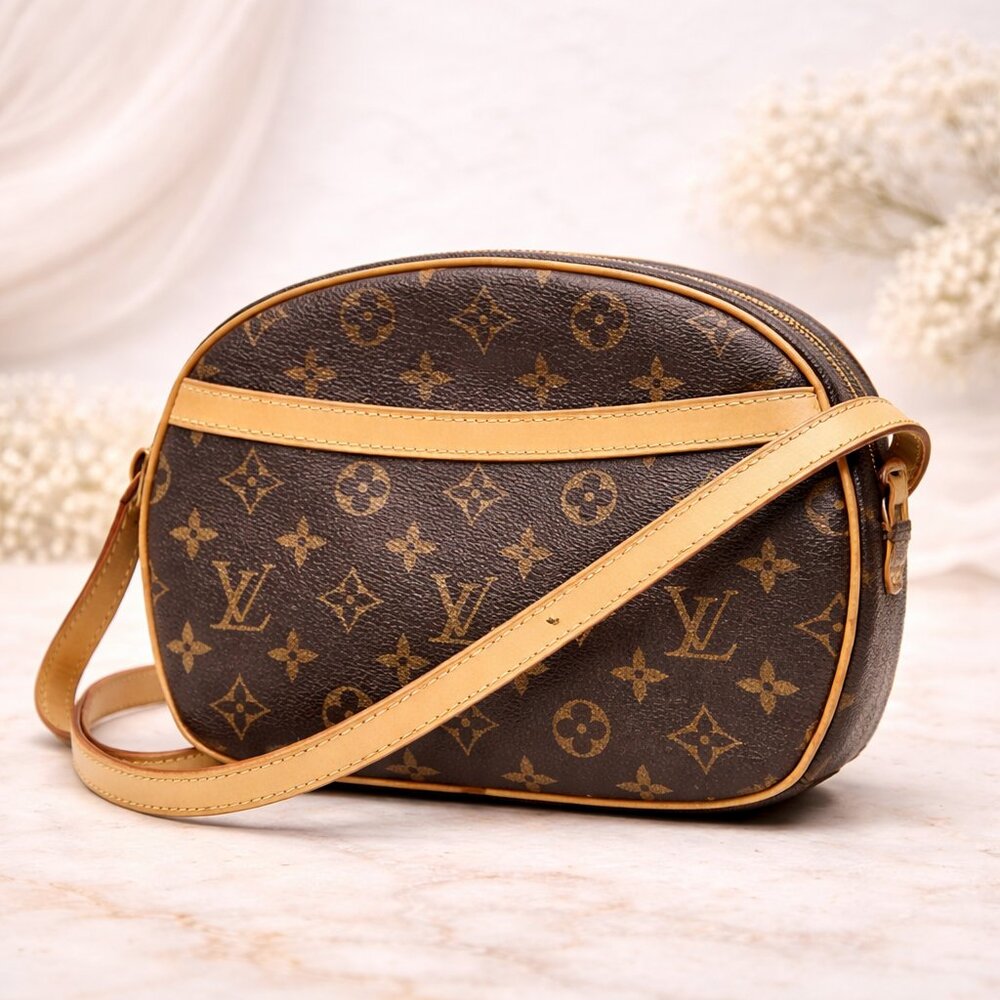Louis Vuitton Blois Monogram Crossbody Bag /Authentic LV Vintage Shoulder Bag