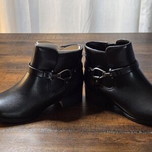 Sleek Black Ankle‎ Booties with Buckle Detail Granby Size 6