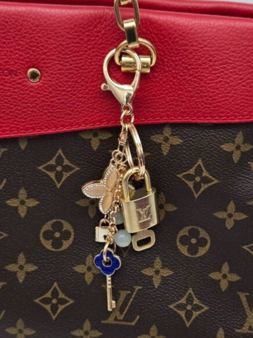 Authentic Louis Vuitton Gold Lock & Key 🔑 Bag Charm w/ Unbranded Charm - Picture 9 of 9