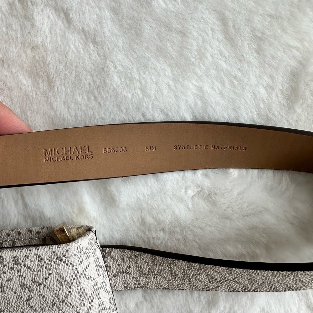 Michael Kors Logo Belt Bag Size S/M - Picture 4 of 11