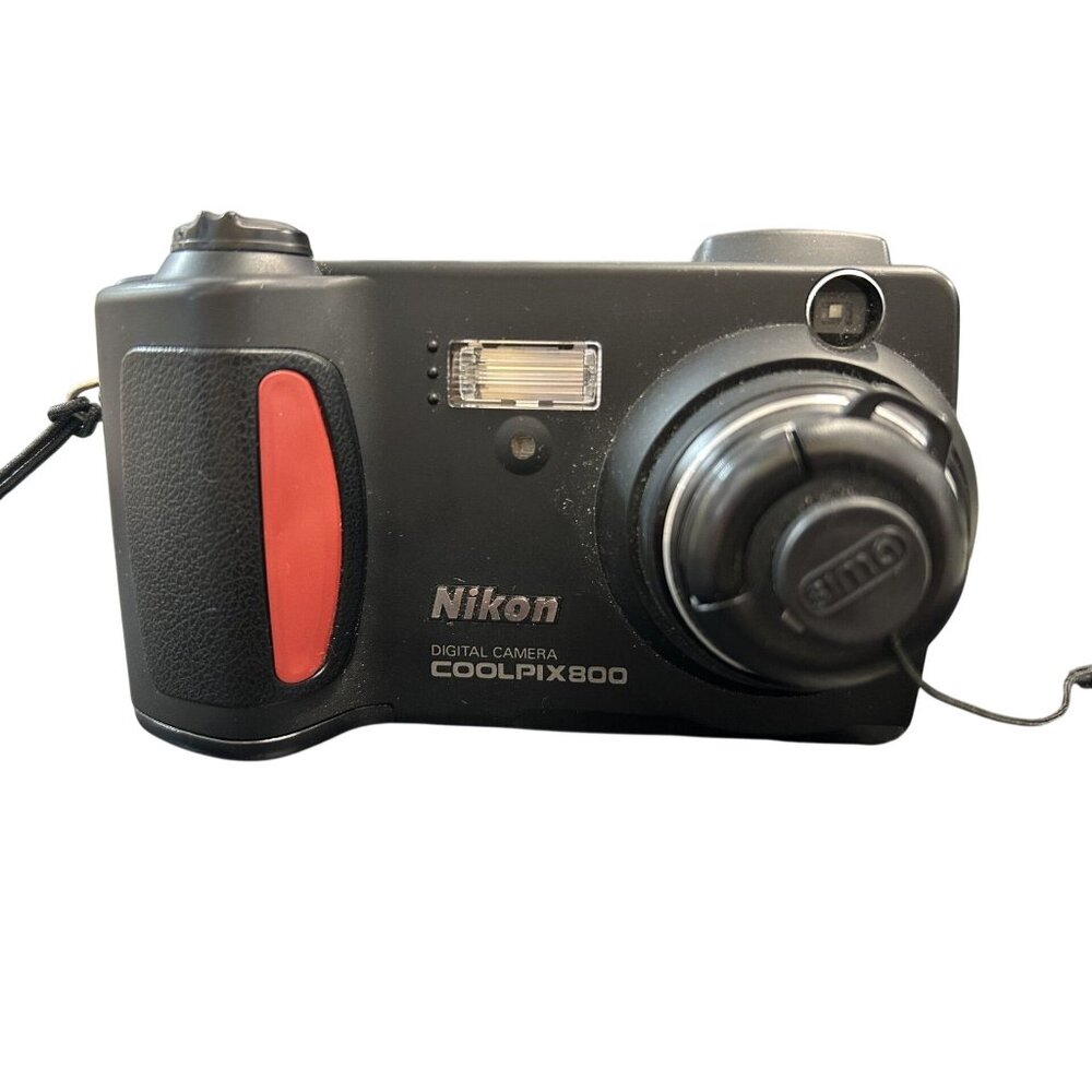 Nikon Coolpix 800 Digital Camera With LCD Screen & Strap - Picture 2 of 4