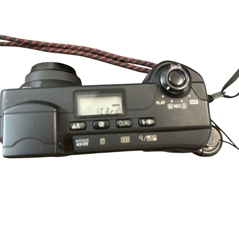Nikon Coolpix 800 Digital Camera With LCD Screen & Strap - Picture 4 of 4