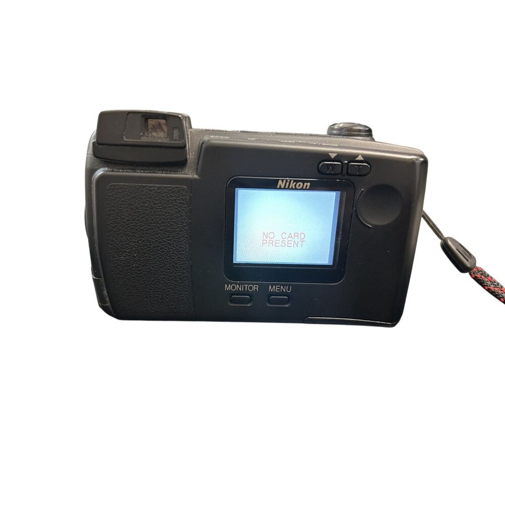 Nikon Coolpix 800 Digital Camera With LCD Screen & Strap - Picture 3 of 4