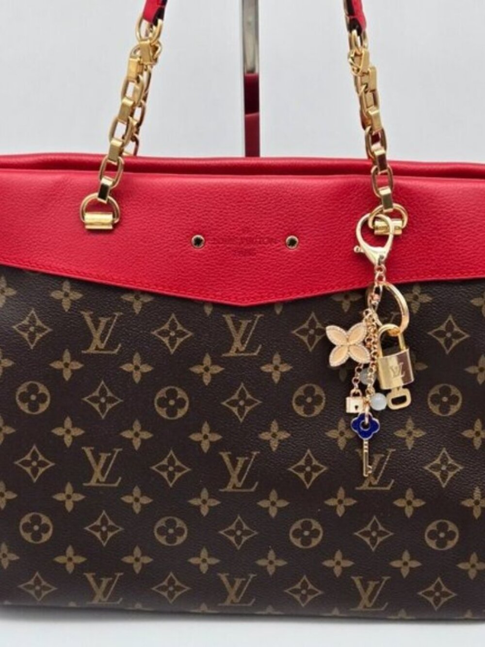 Authentic Louis Vuitton Gold Lock & Key 🔑 Bag Charm w/ Unbranded Charm - Picture 8 of 9
