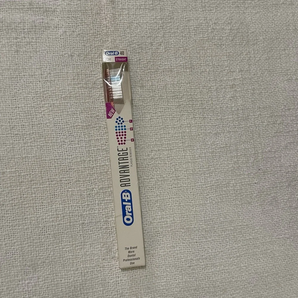 Vintage 1993 Oral-B Advantage Toothbrush Blue 30 Soft Straight Indicator New - Picture 1 of 4