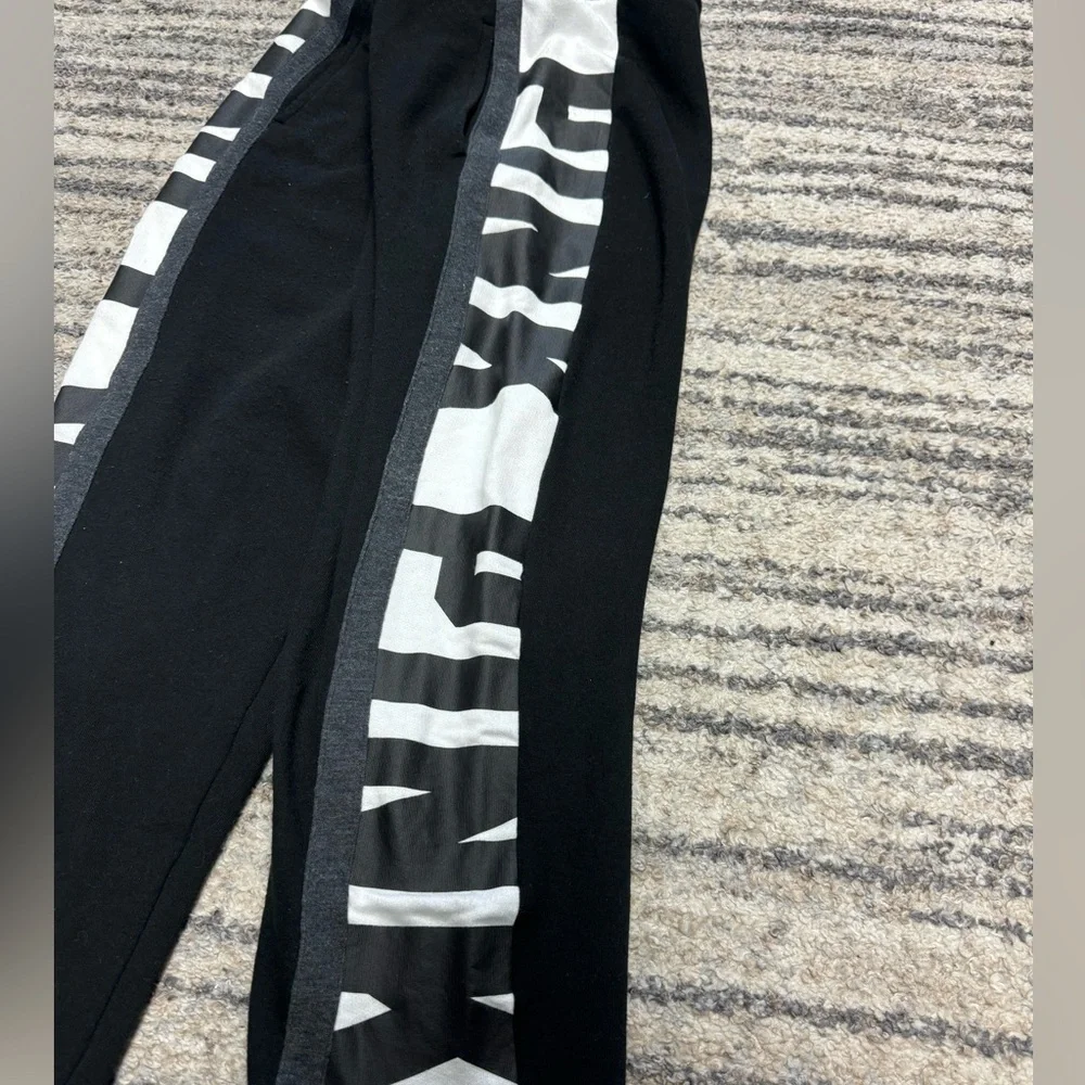 PINK sweatpants - Picture 2 of 3