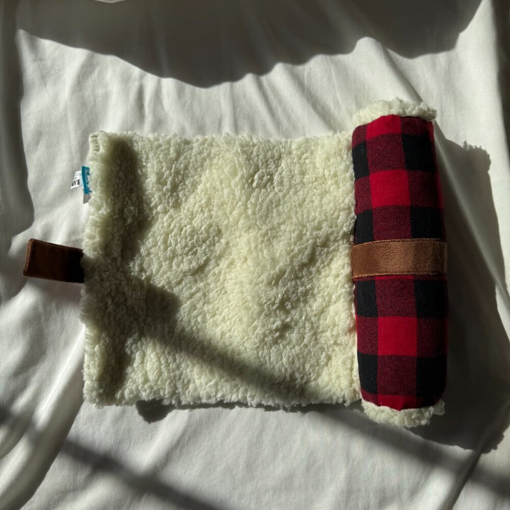 NWOT Bark Box Hygge Snuggler Blanket Squeak Toy, Red and Black Plaid, Large Dog - Picture 6 of 11