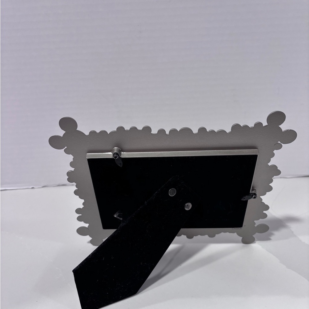 Disney Silver Mickey Bubble Head Frame 4”x6” New - Picture 2 of 3