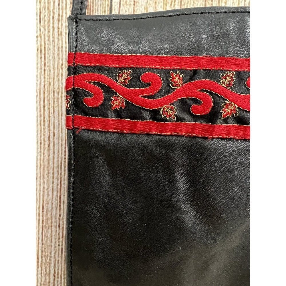 Vtg Wilsons Leather Maxima Black Crossbody Handbag Embroidered Fringe Boho Y2K - Picture 2 of 7