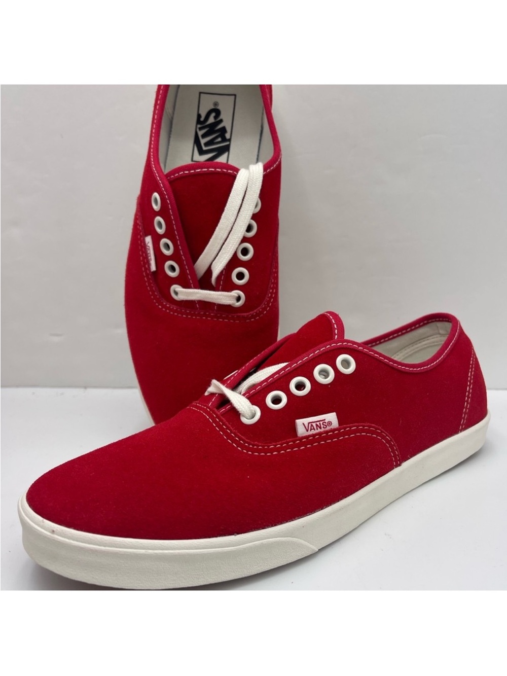 Vans Men’s Sz13 Authentic Lowpro
Racing Red
VN000D04IZQ Red Low-Top Sneakers