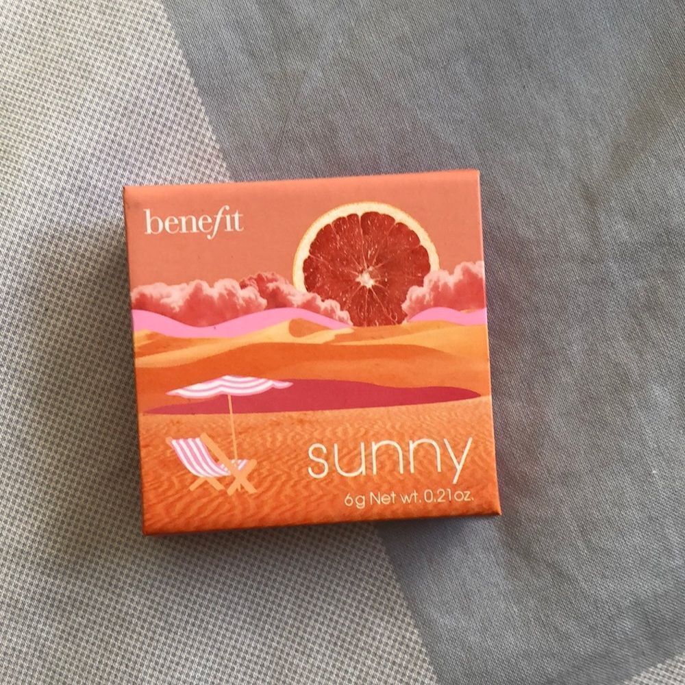 Benefit WANDERful Silky Soft Powder Blush in Sunny NIB
