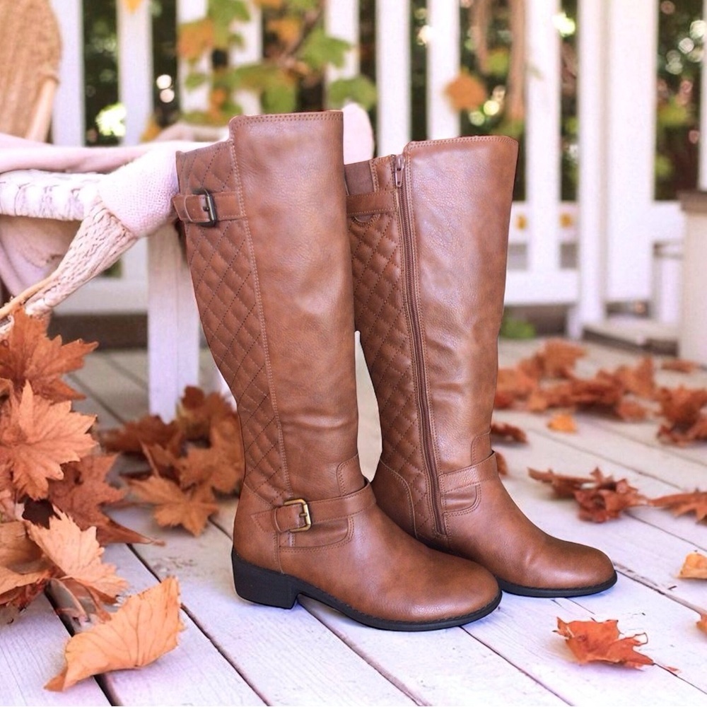 St. John’s Bay Women’s Darling Faux Leather Quilted Riding Boots Brown Size 7M.