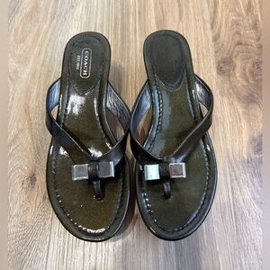 Coach Size 6.5B Green Shimmer Leather Cork Wedge Thong Sandals Fair Condition