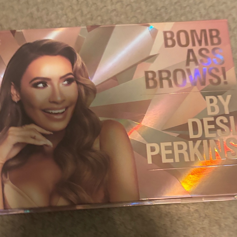 Benefit Foolproof Brow Powder Compact in Shimmery Rose