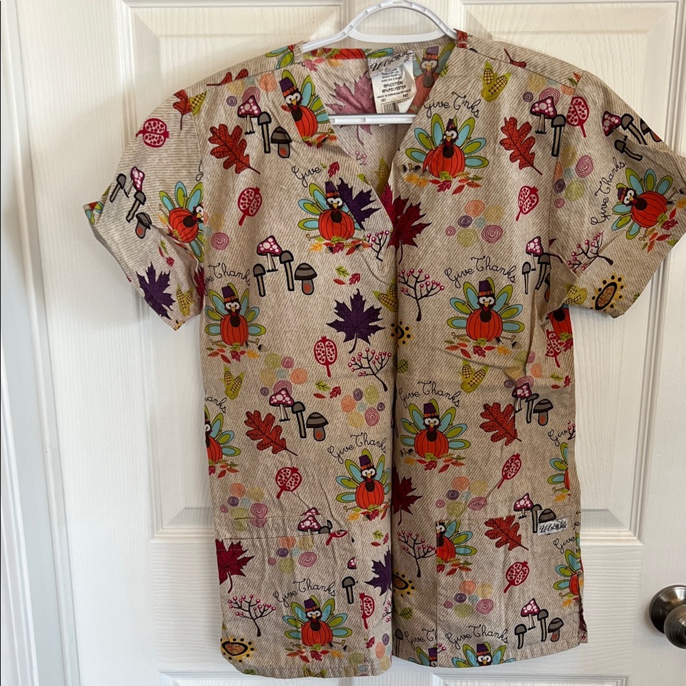 Smart Scrubs Beige Thanksgiving Turkey Print Scrub Top